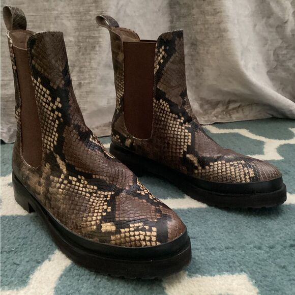 AEROSOLES Brown and Black Ankle Boots with Chunky Sole - Picture 1 of 16